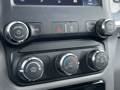 Used 2024 RAM 3500 Big Horn image 32