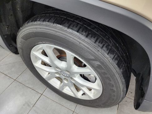 Used 2014 Jeep Cherokee Latitude FWD image 3