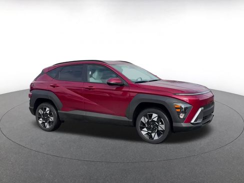 Used 2025 Hyundai Kona SEL image 2