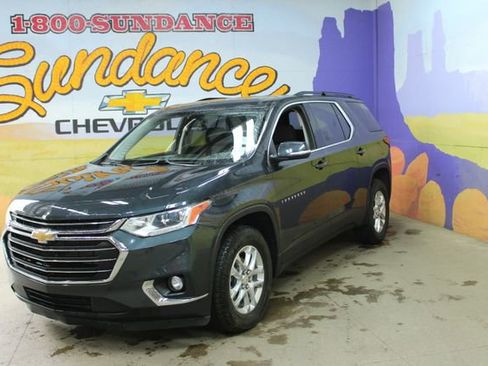 Used 2021 Chevrolet Traverse LT w/ LPO, Floor Liner Package AWD/4WD image 2