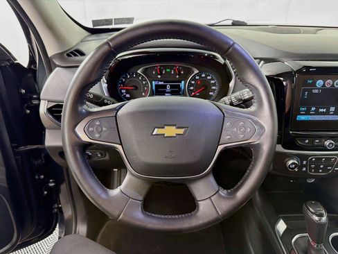 Used 2019 Chevrolet Traverse LT w/ LT Premium Package AWD/4WD image 3