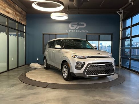 Used 2020 Kia Soul LX FWD image 1