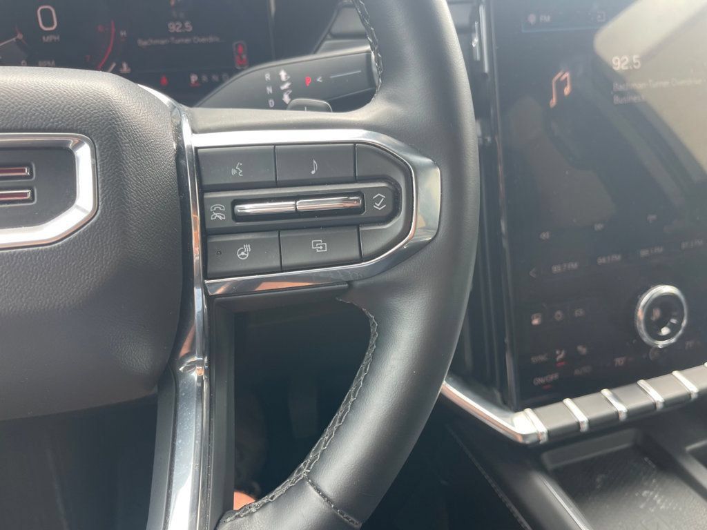 Used 2026 GMC Acadia Elevation w/ Elevation Premium Package AWD/4WD image 18