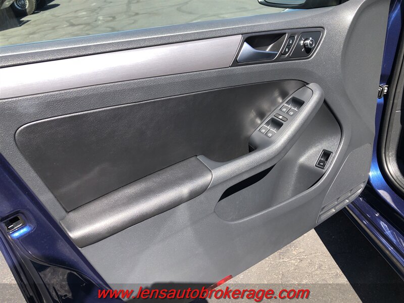 Used 2013 Volkswagen Jetta TDI FWD image 9