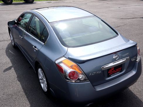 Used 2010 Nissan Altima 3.5 SR w/ Sport Pkg image 15
