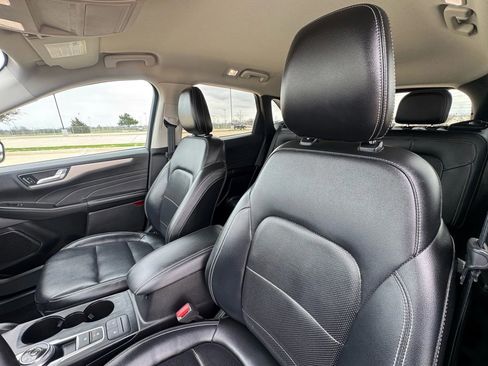 Used 2022 Ford Escape SEL w/ Technology Package FWD image 19