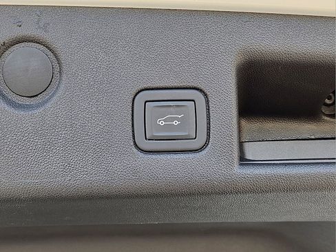 Used 2024 Chevrolet Equinox LT image 14