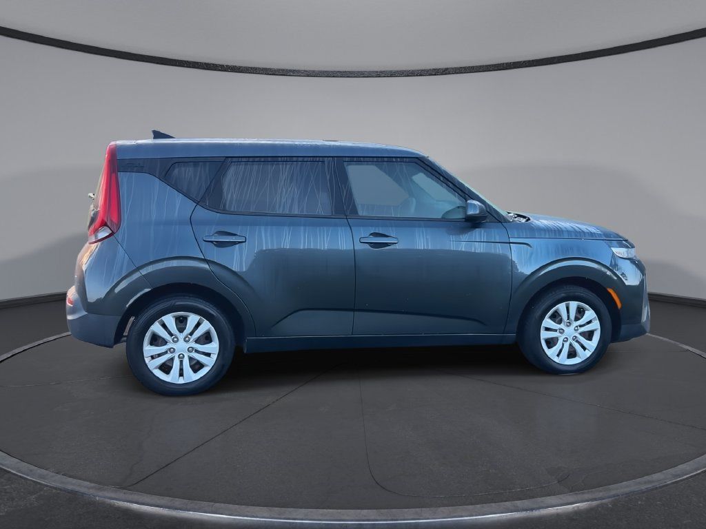 Used 2022 Kia Soul LX FWD image 9