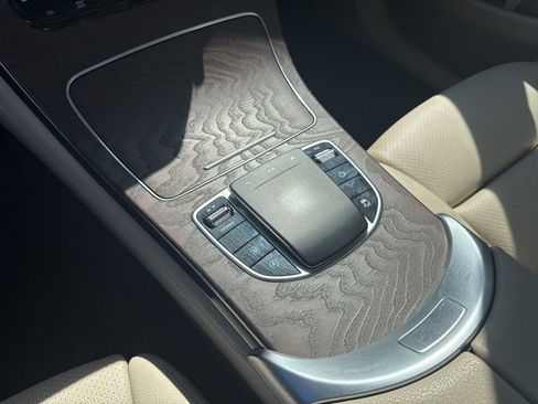 Used 2020 Mercedes-Benz GLC 300 4MATIC image 24