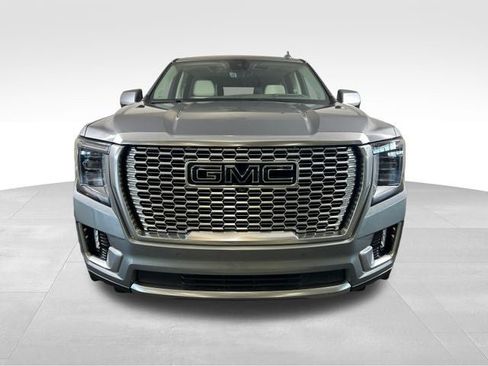 Used 2023 GMC Yukon Denali w/ Denali Reserve Package AWD/4WD image 8