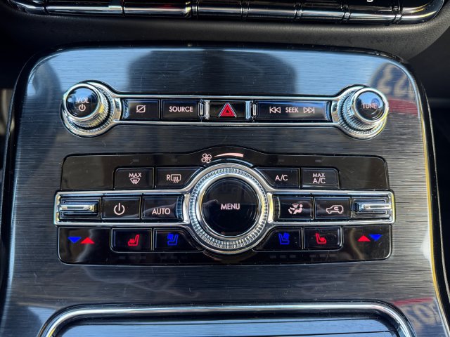 Used 2023 Lincoln Nautilus Reserve AWD/4WD image 16