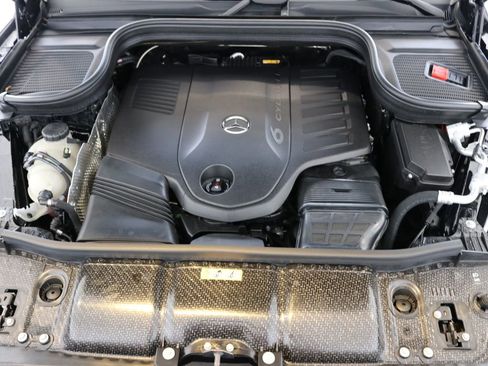 Used 2025 Mercedes-Benz GLS 450 4MATIC image 51