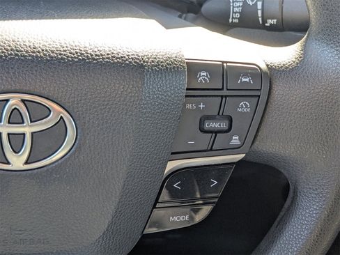 Used 2025 Toyota Camry LE image 28