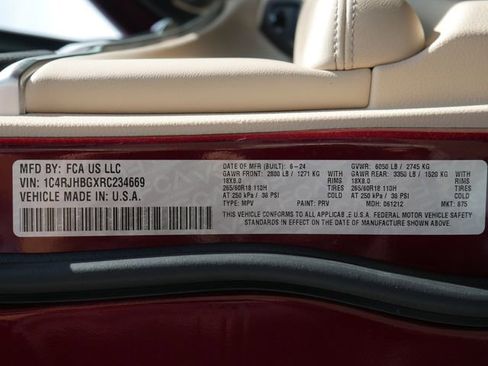 Used 2024 Jeep Grand Cherokee Limited w/ Luxury Tech Group II AWD/4WD image 28