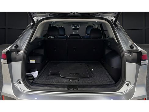 Used 2025 Volkswagen Tiguan SE w/ Panoramic Sunroof Package AWD/4WD image 25