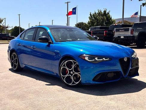 Used 2024 Alfa Romeo Giulia Veloce RWD image 1