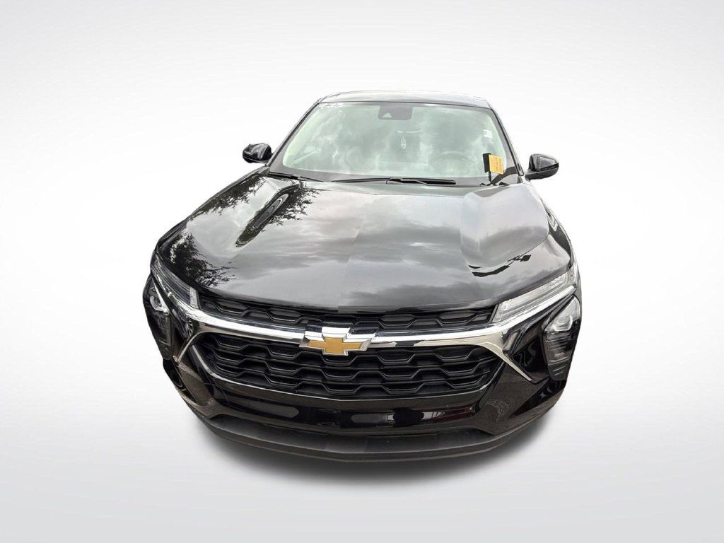 Used 2026 Chevrolet Trax LS w/ LS Convenience Package FWD image 7