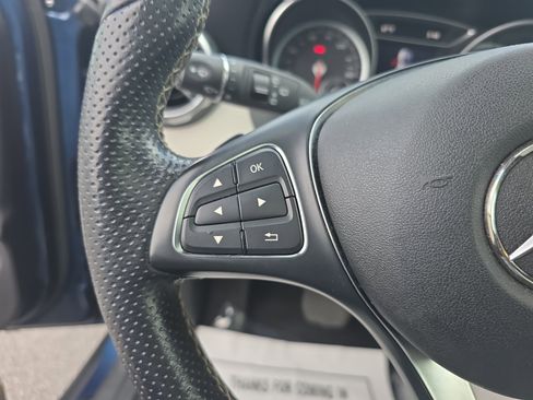 Used 2020 Mercedes-Benz GLA 250 4MATIC w/ Premium Package image 16