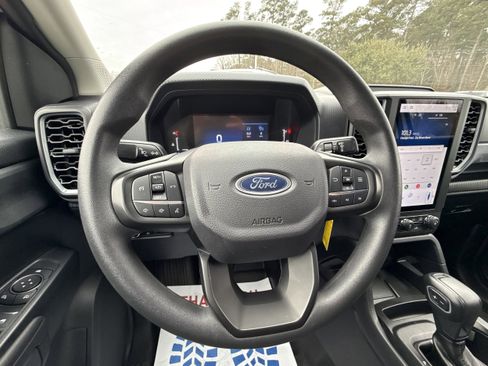 Used 2024 Ford Ranger XL image 13