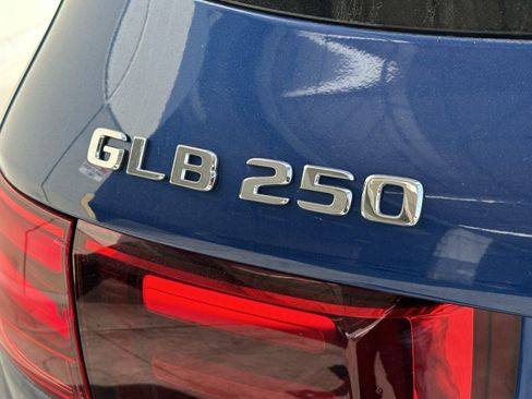 Used 2024 Mercedes-Benz GLB 250 image 11