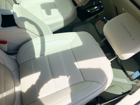 Used 2023 GMC Acadia Denali w/ Denali Ultimate Package image 20