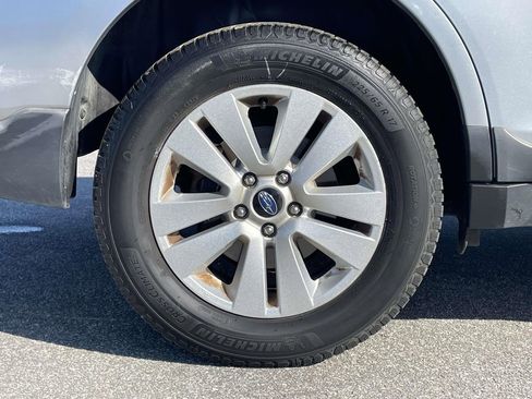 Used 2018 Subaru Outback 2.5i Premium image 32