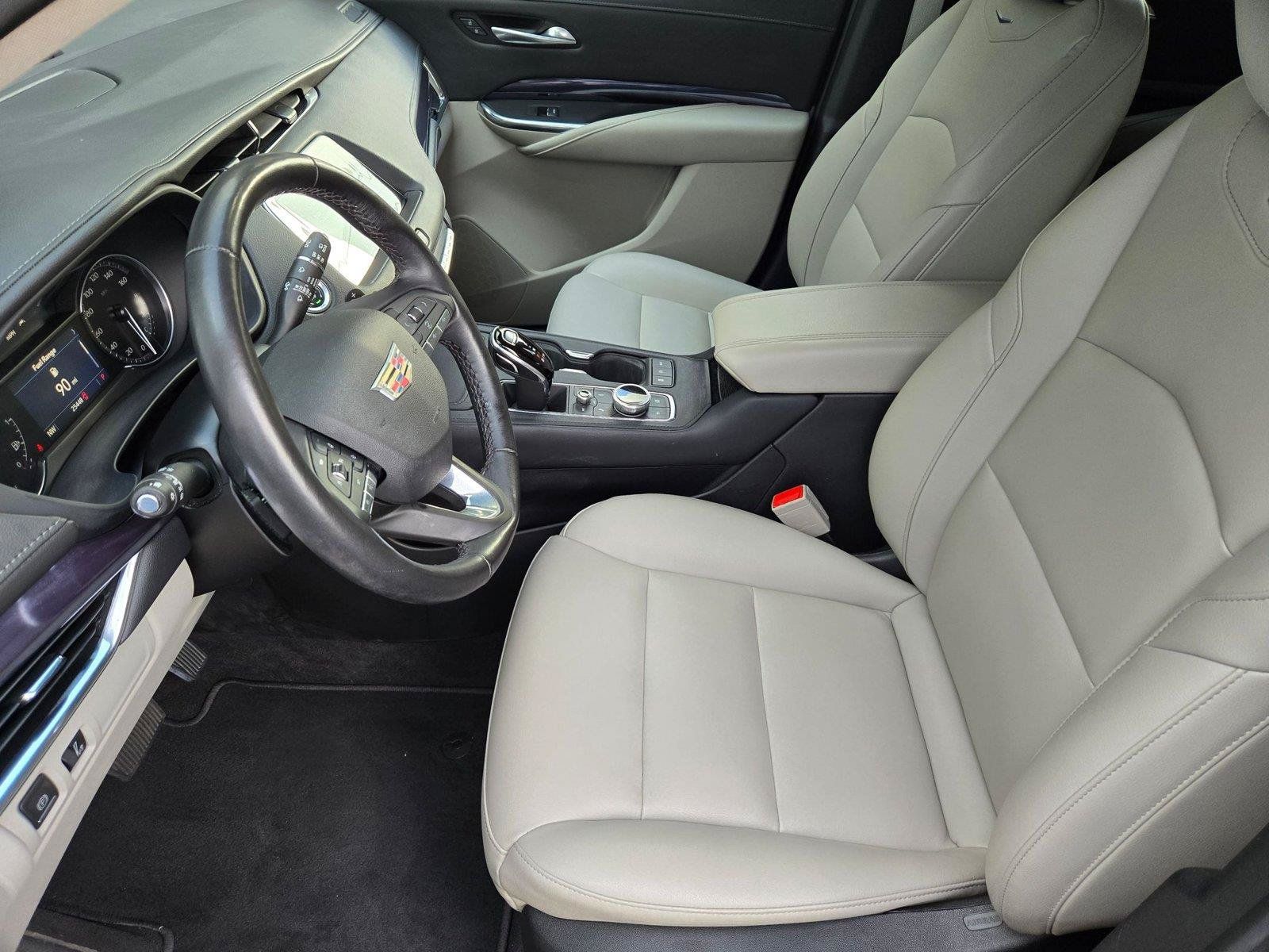 Certified 2023 Cadillac XT4 Luxury w/ Cold Weather Package FWD image 11