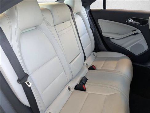 Used 2016 Mercedes-Benz CLA 250 image 19