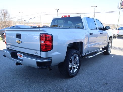 Used 2018 Chevrolet Silverado 1500 Custom w/ Custom Value Package image 7