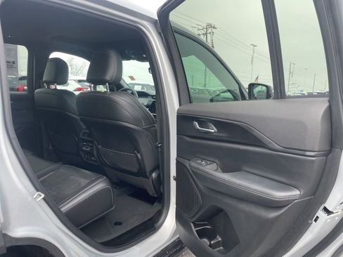 Used 2024 Jeep Grand Cherokee Altitude image 37