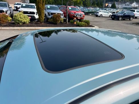 Used 2017 Toyota Prius Four FWD image 15