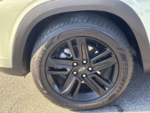 Used 2025 Chevrolet Trax ACTIV image 11