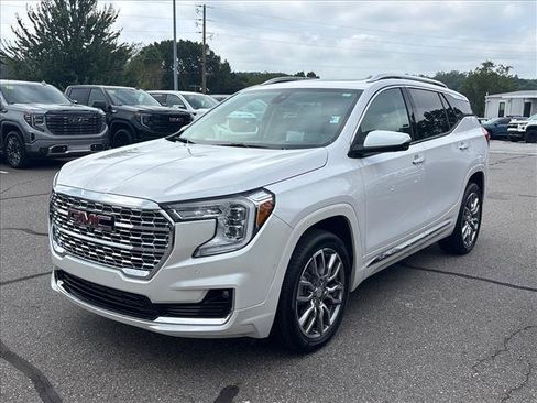 Certified 2022 GMC Terrain Denali w/ Denali Premium Package AWD/4WD image 3