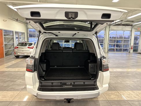 Used 2024 Toyota 4Runner TRD Off-Road Premium image 30