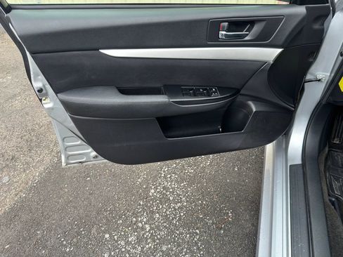 Used 2012 Subaru Legacy 2.5i Premium AWD/4WD image 2