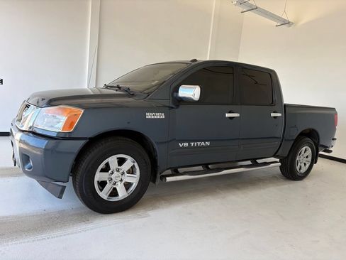 Used 2014 Nissan Titan SV w/ SV Value Truck Package RWD image 14