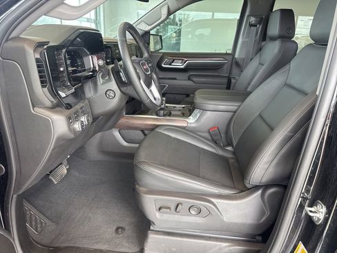 Used 2025 GMC Sierra 1500 SLT image 8