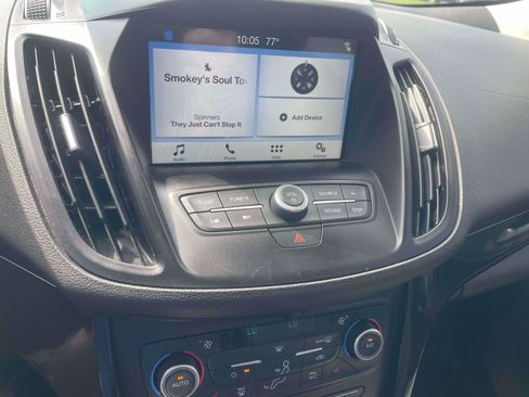 Used 2018 Ford Escape SE w/ SE Sport Appearance Package AWD/4WD image 18