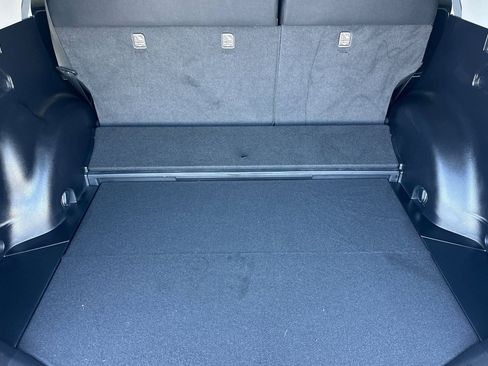 Used 2018 Toyota RAV4 LE w/ Carpet Mat Package AWD/4WD image 15