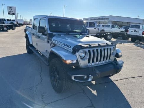 Used 2023 Jeep Gladiator Overland image 25