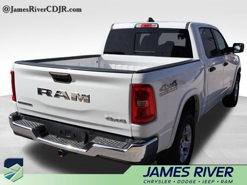 Used 2025 RAM 1500 Big Horn AWD/4WD image 5