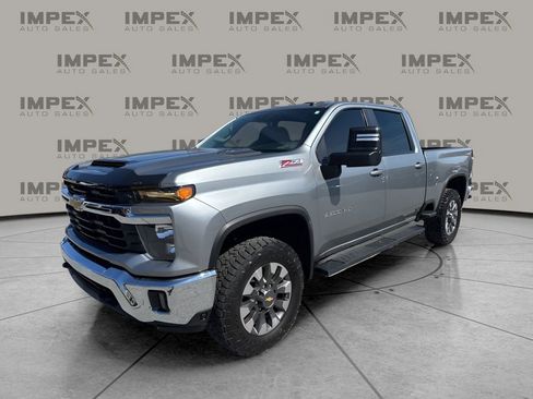 Used 2024 Chevrolet Silverado 2500 LT image 1