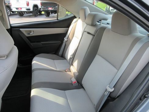 Used 2018 Toyota Corolla LE FWD image 16