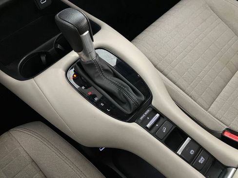 Used 2023 Honda HR-V LX image 26