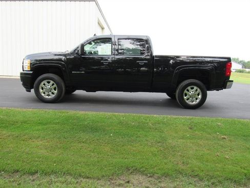 Used 2013 Chevrolet Silverado 2500 LT w/ Interior Plus Package AWD/4WD image 6
