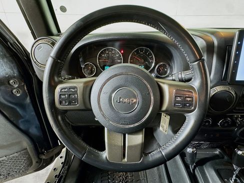 Used 2018 Jeep Wrangler Unlimited Sport image 9