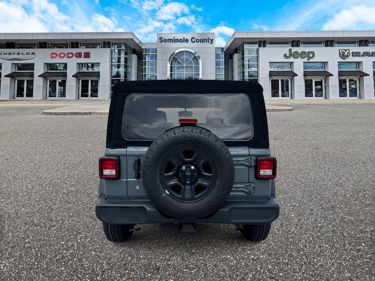 Used 2024 Jeep Wrangler Sport AWD/4WD image 6