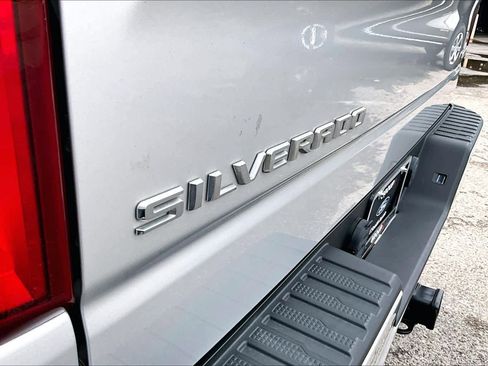 Used 2021 Chevrolet Silverado 1500 Custom RWD image 12