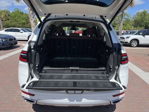 Used 2026 BMW X7 xDrive40i AWD/4WD image 33