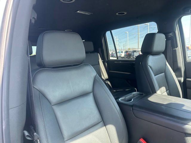 Certified 2025 Chevrolet Suburban Z71 AWD/4WD image 32